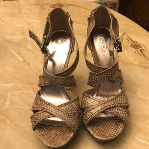 Aldo snakeskin wedge, worn once, great shoe